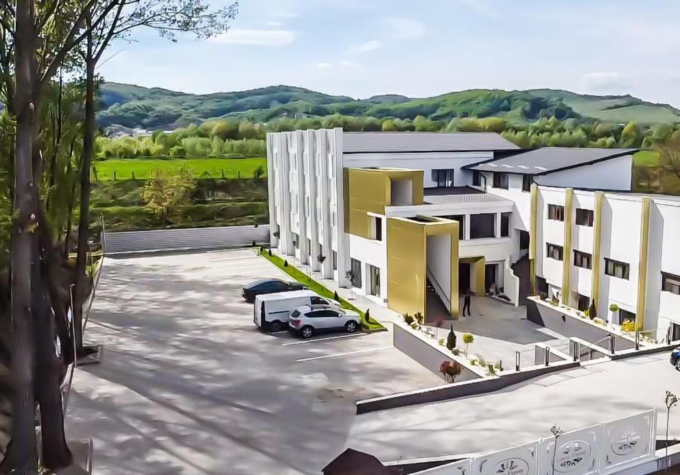 Curtea de Argeş Popasul Lui Gicuta Bed & Breakfast エクステリア 写真